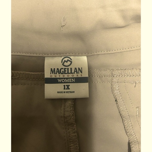 Magellan Outdoors Falcon Lake  Shorts Dark Tan Plus Size 1X (16/18) - Picture 8 of 11